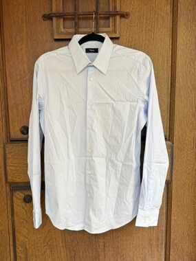 Theory Light Blue Women’s Button Down Size S